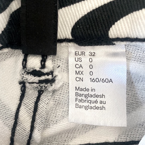 H & M Jeans - Picture 4 of 4